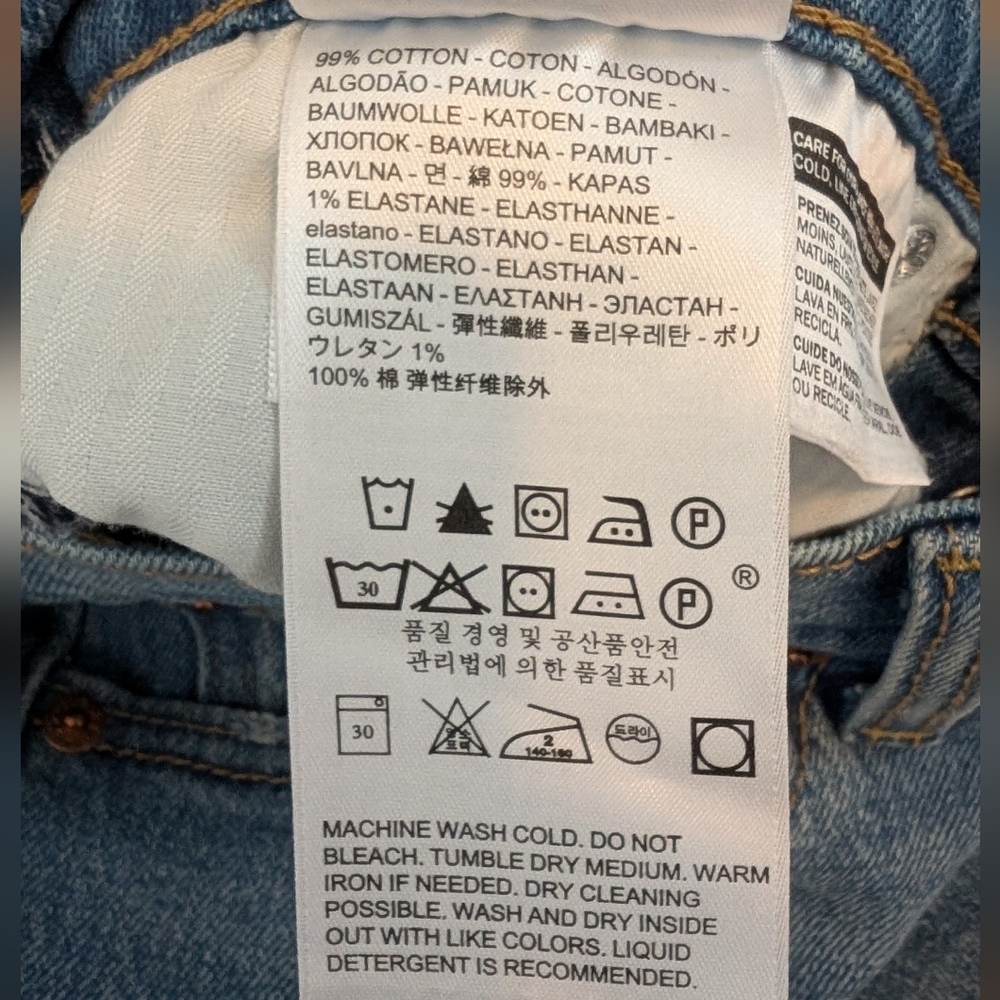 Frayed Hem Levis - Picture 5 of 8